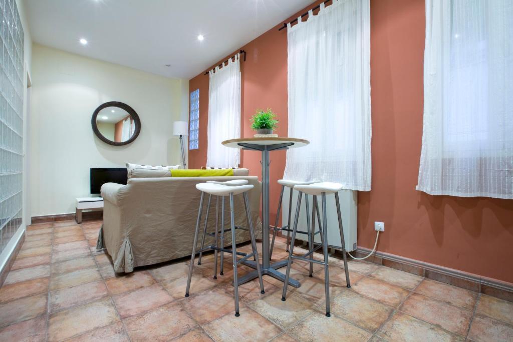 Apartamento Tirso De Molina マドリード エクステリア 写真